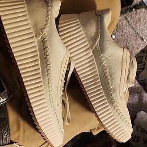Brand New Dolice Vita Women's Cream Platform Sneakers